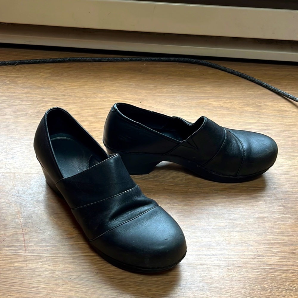 Size 41 Women’s Dansko Clog Shoes